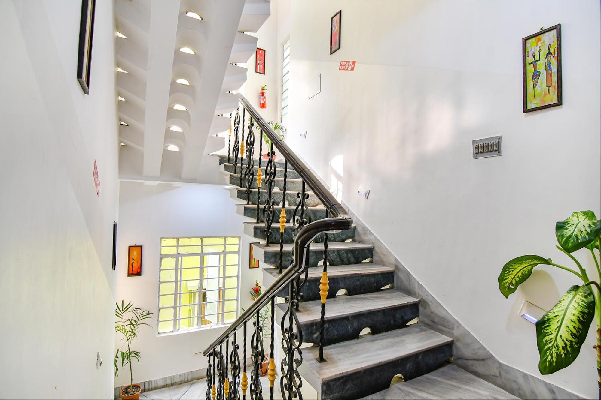 Fabexpress Astoria House Hotel โกลกาตา ภายนอก รูปภาพ